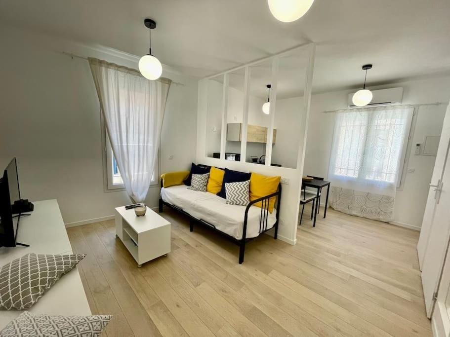 Studio Entierement Renove, Situe Au Coeur Du Quartier Haut セット エクステリア 写真